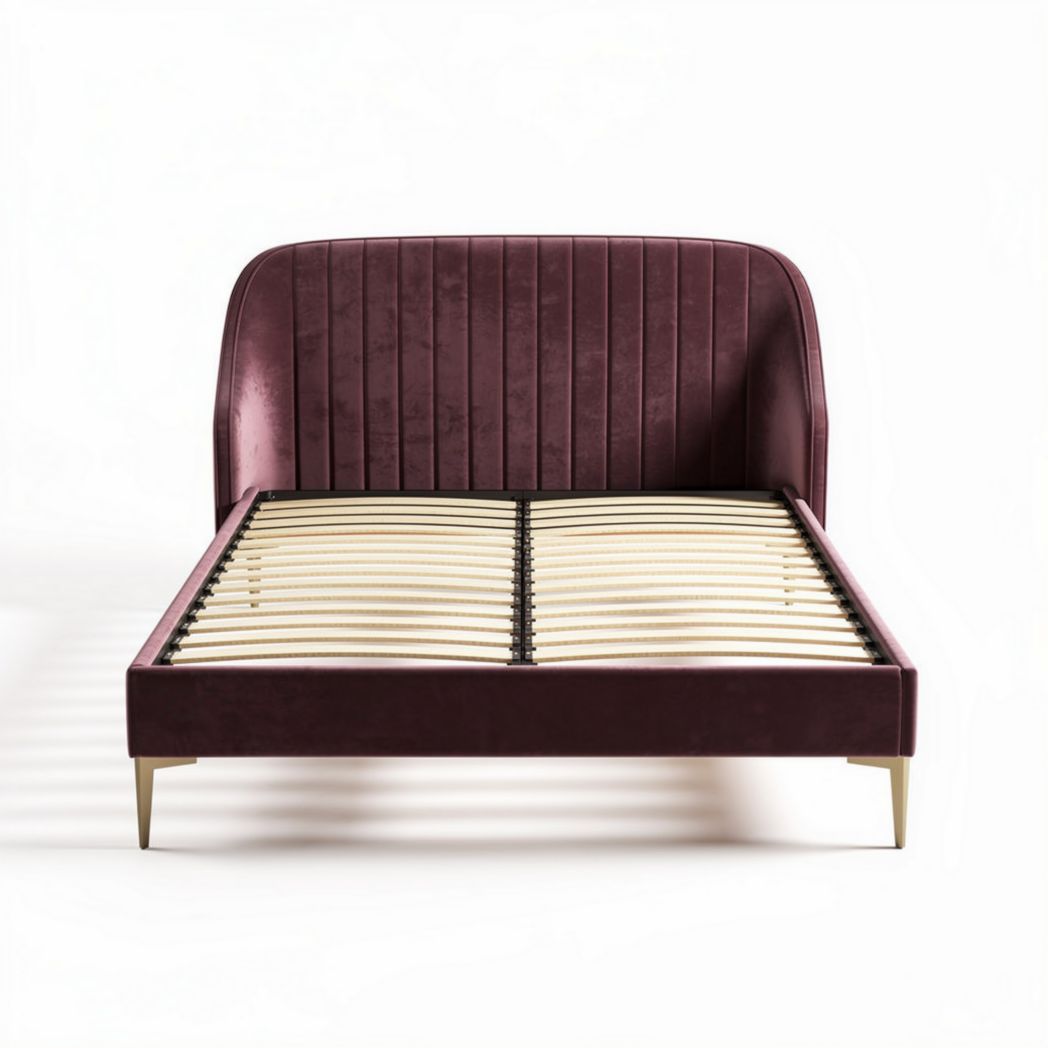 Cama estofada em veludo roxo com cabeceira alta e estrutura de metal 210 x 160 x 100cm